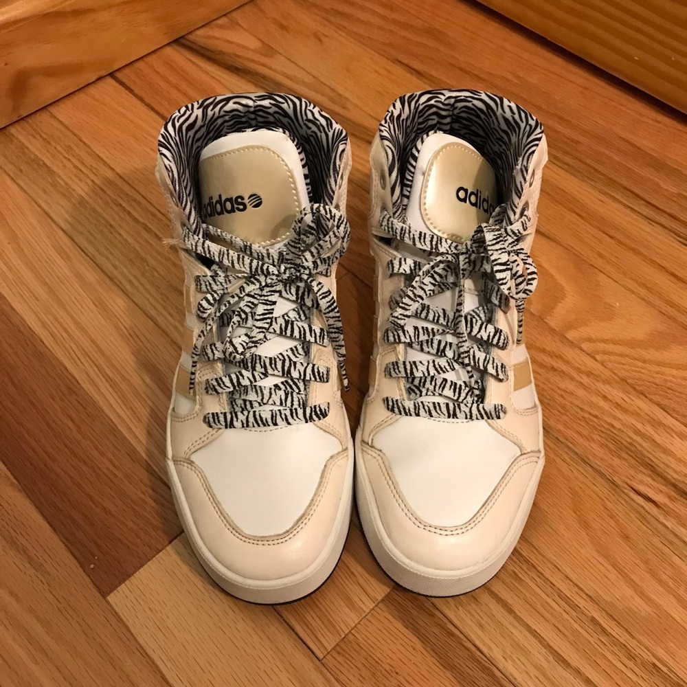 White Adidas shoes size 7